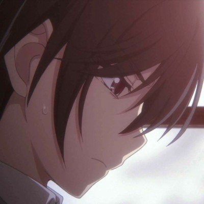 男子拽着俩孩子胳膊疯狂转圈